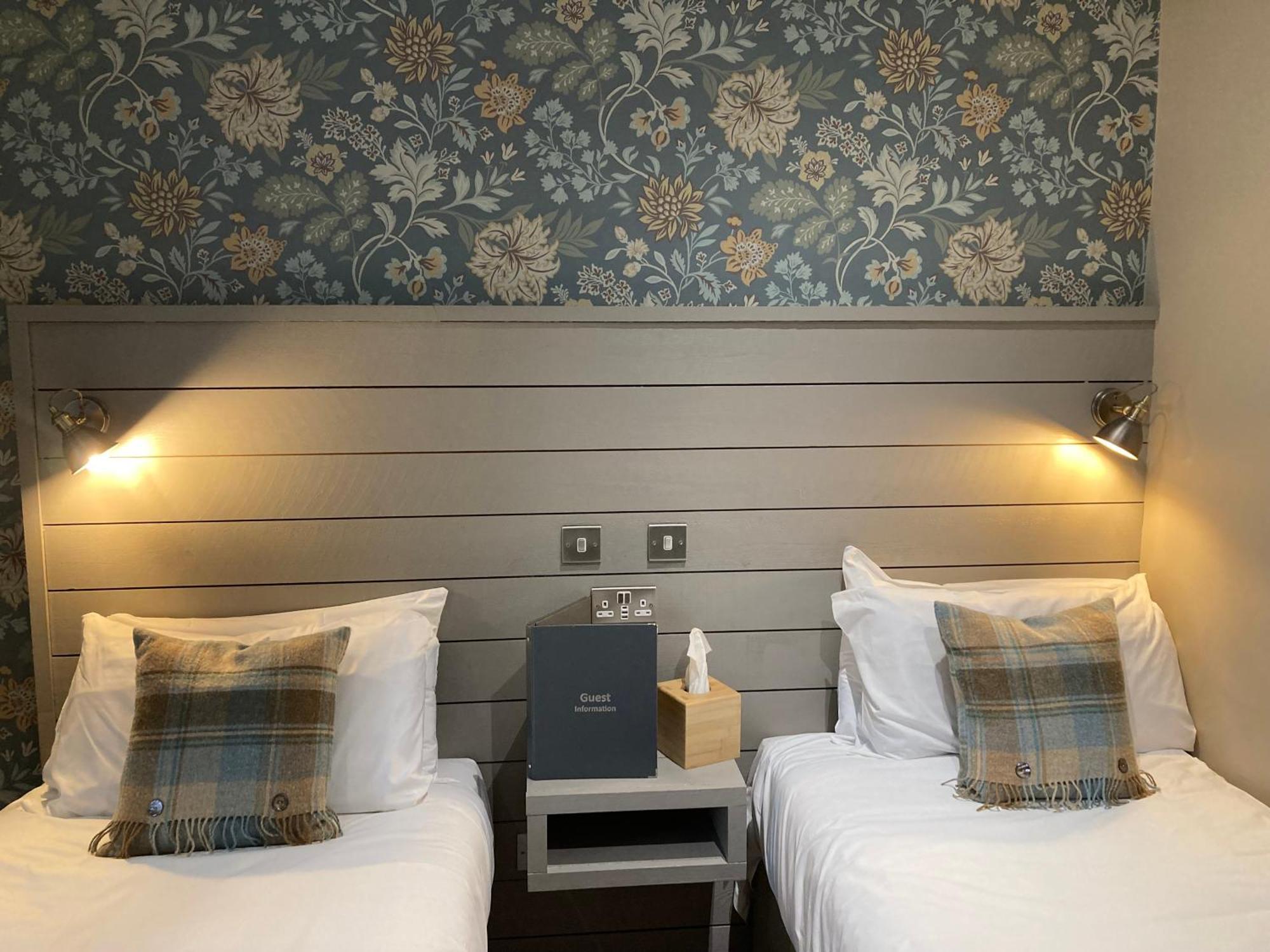 West Port Hotel ลินลิธโกว ภายนอก รูปภาพ
