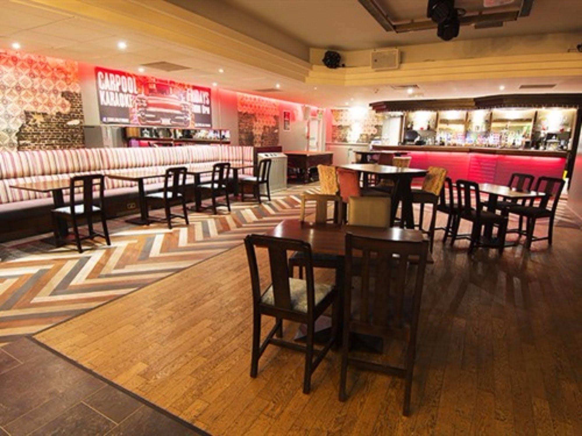 West Port Hotel ลินลิธโกว ภายนอก รูปภาพ